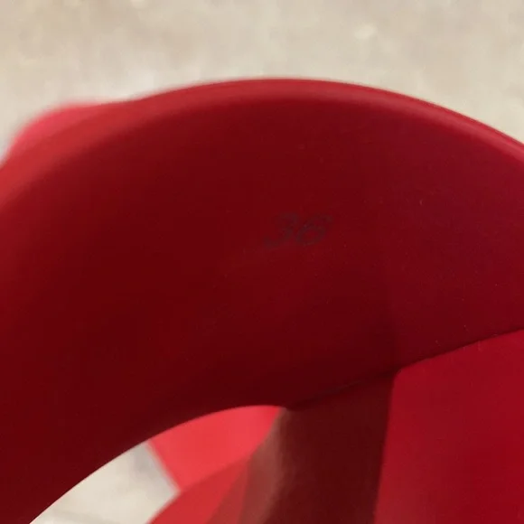 Authentic Givenchy Red Logo Slides - Picture 7 of 11